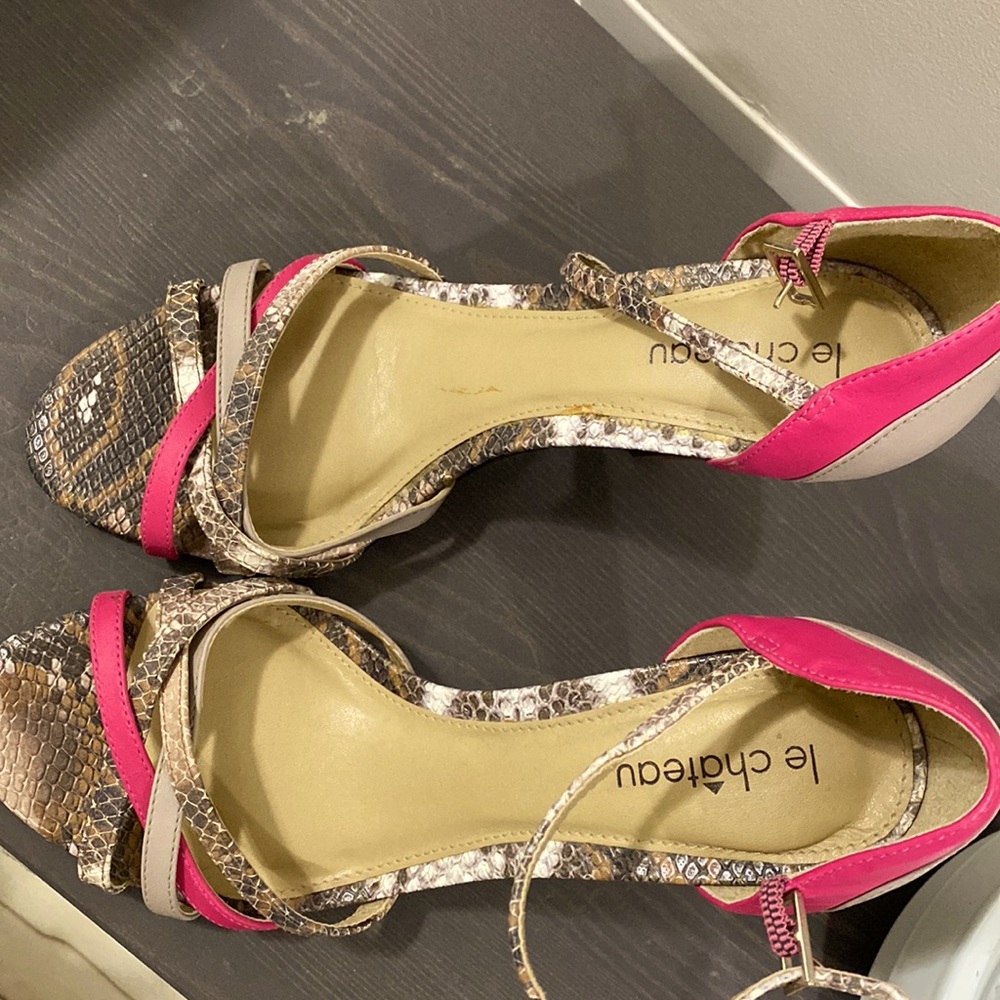 Le Chateau high heels size 7
